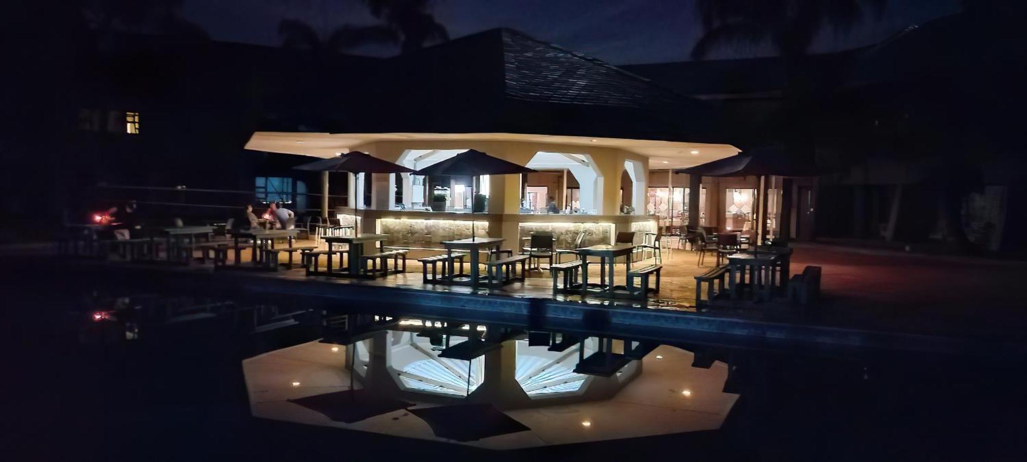 Sundown Country Estate Hotel Boshoek Bagian luar foto