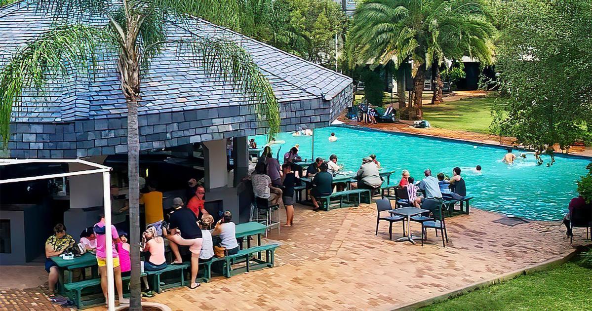 Sundown Country Estate Hotel Boshoek Bagian luar foto