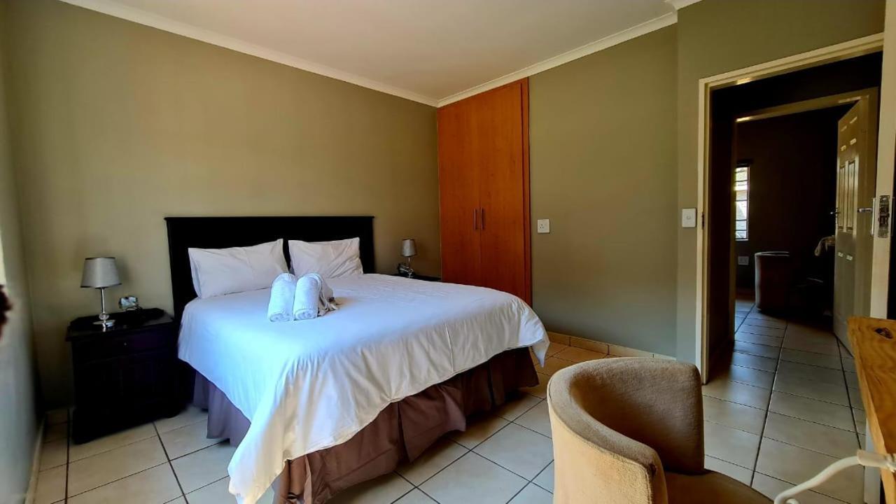 Sundown Country Estate Hotel Boshoek Bagian luar foto