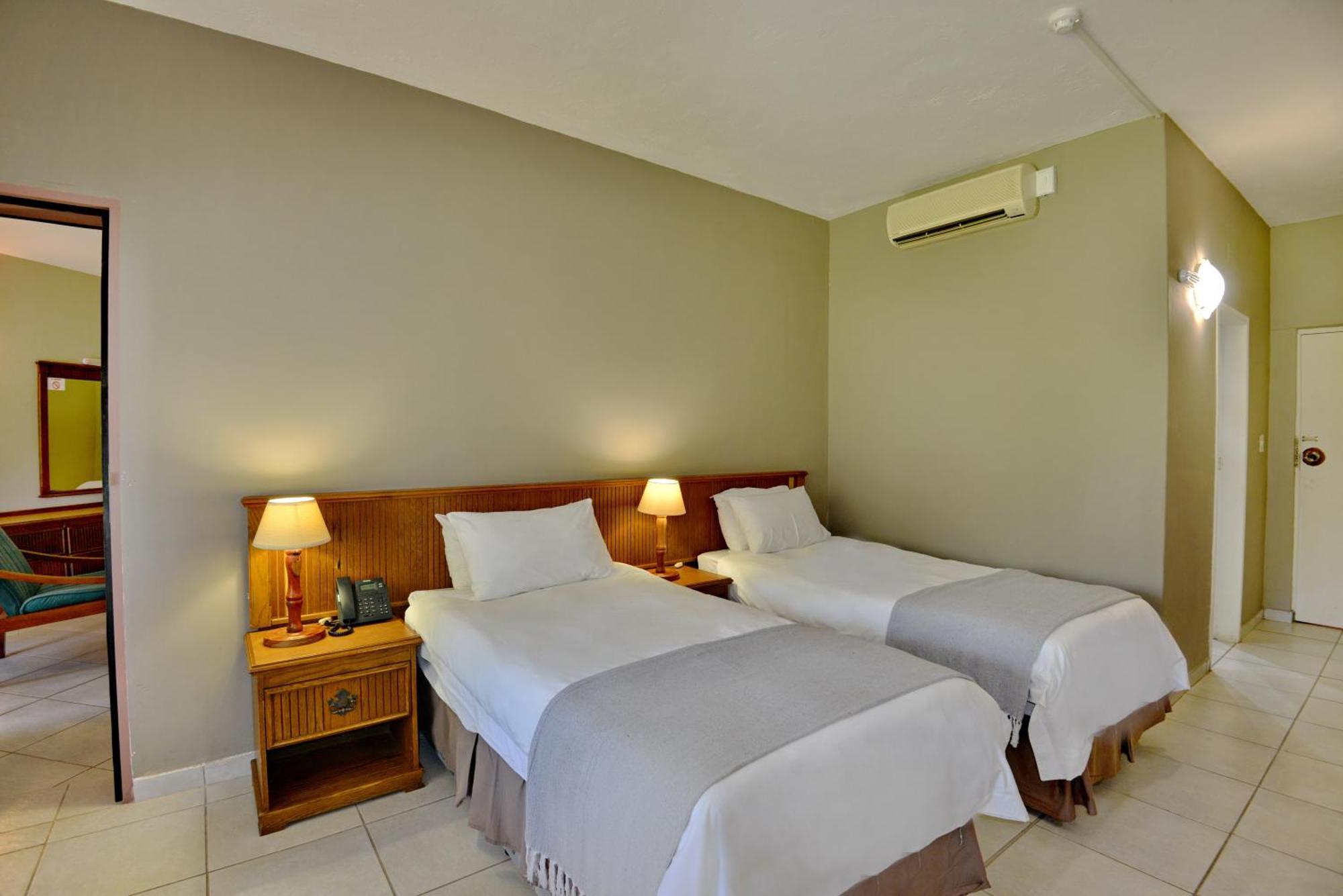 Sundown Country Estate Hotel Boshoek Bagian luar foto